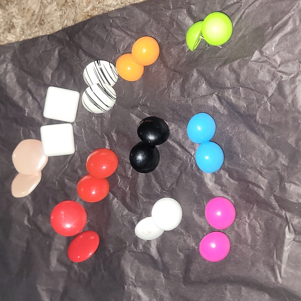 11 pairs of 80s style earrings